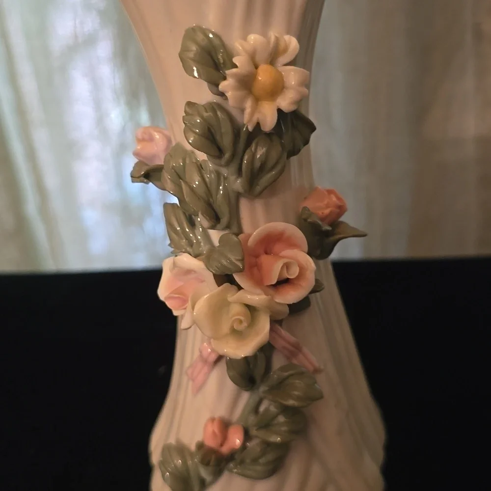 Flower Vase 3D Raised‎ Pink White Flower 7 Inch Bud Fluted Vase White Ceramic